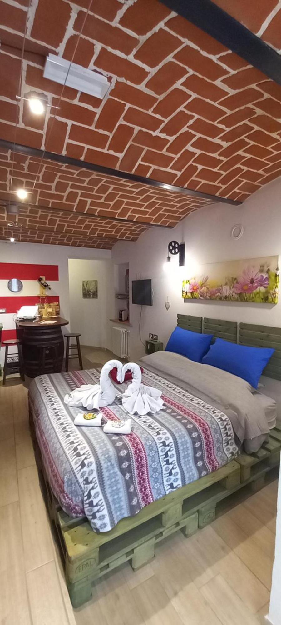 Casa Appartamento Vacanze La Fermata Delle Rondini Castello di Annone Exteriér fotografie