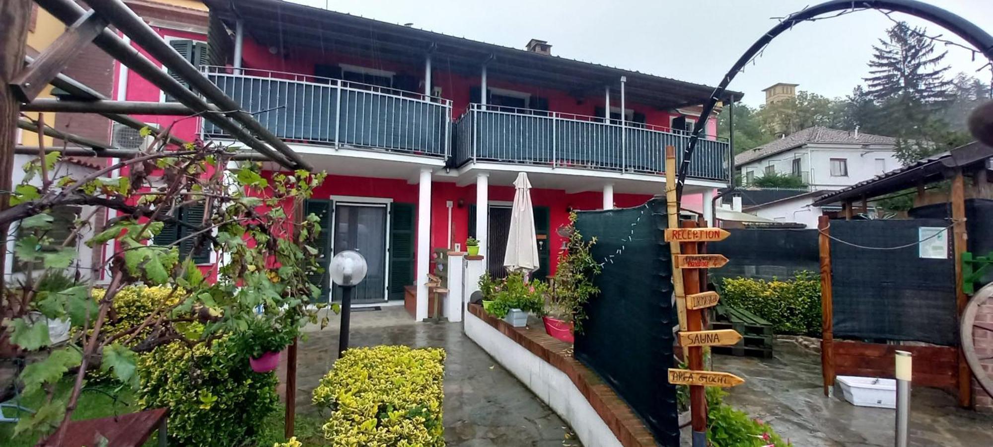 Casa Appartamento Vacanze La Fermata Delle Rondini Castello di Annone Exteriér fotografie